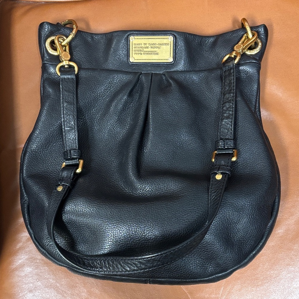 Marc Jacobs Black Leather Shoulder Bag with Gold Hardware